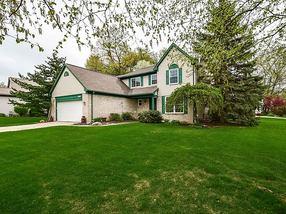 2nd image of 3327 Hickory Dr