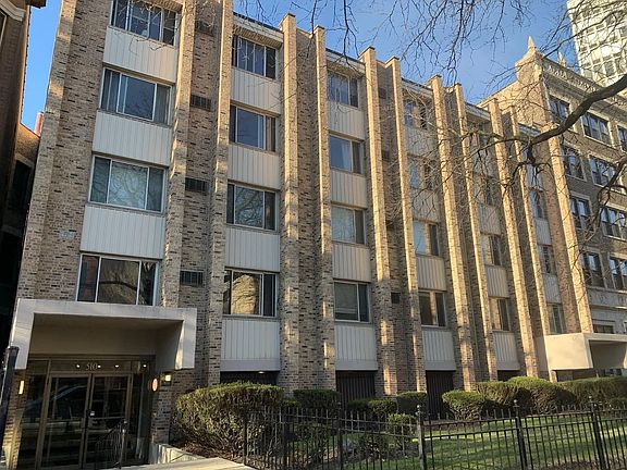 2nd image of 510 W Fullerton Pkwy APT 204
