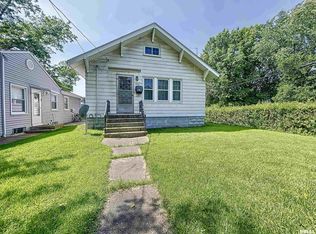 426 10th St, Silvis, IL 61282