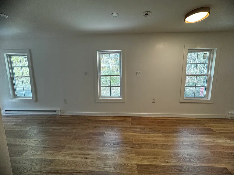 32 Main St #B — Photo 3