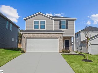 658 Cozy Bluff Rd, Spartanburg, SC 29301