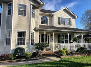 3 Meadow Ridge Dr, Hurricane, WV 25526