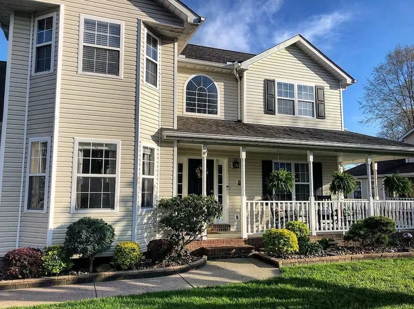 3 Meadow Ridge Dr, Hurricane, WV 25526