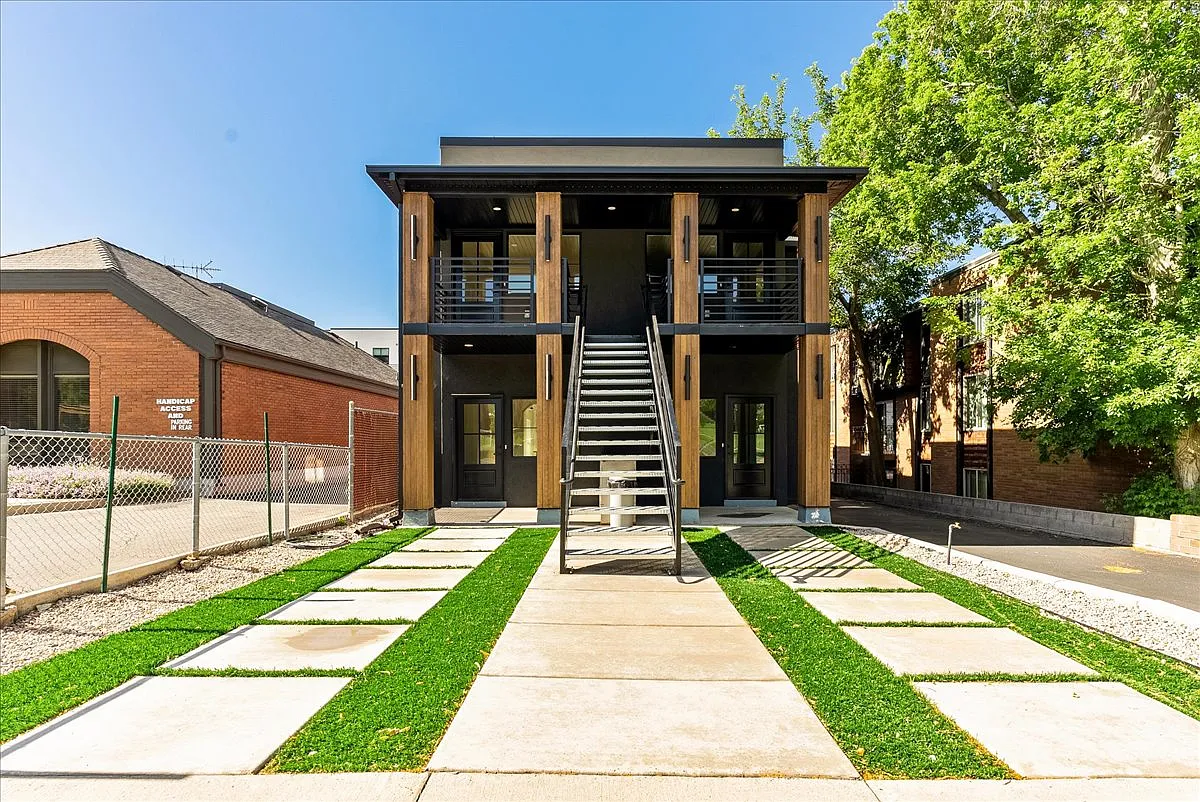 1 bed, 800 sqft, $2,000 — Photo 1
