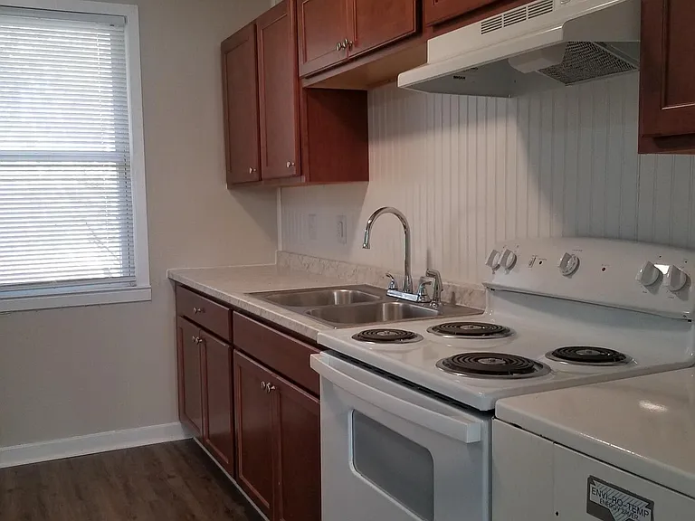 1217 Davis St — Photo 5