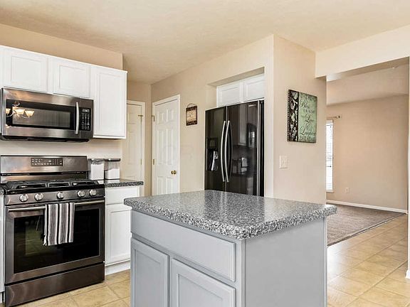 3rd image of 509 Evergreen Cir