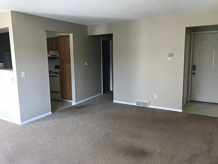 721 Keenway Cir #B — Photo 6