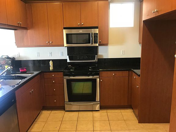 3rd image of 363 Arden Ave Unit 4