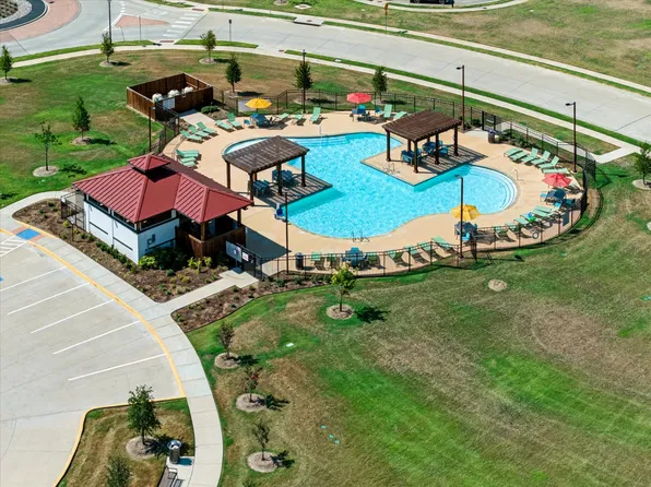 740 Amelia Ct, Pilot Point, TX 76258