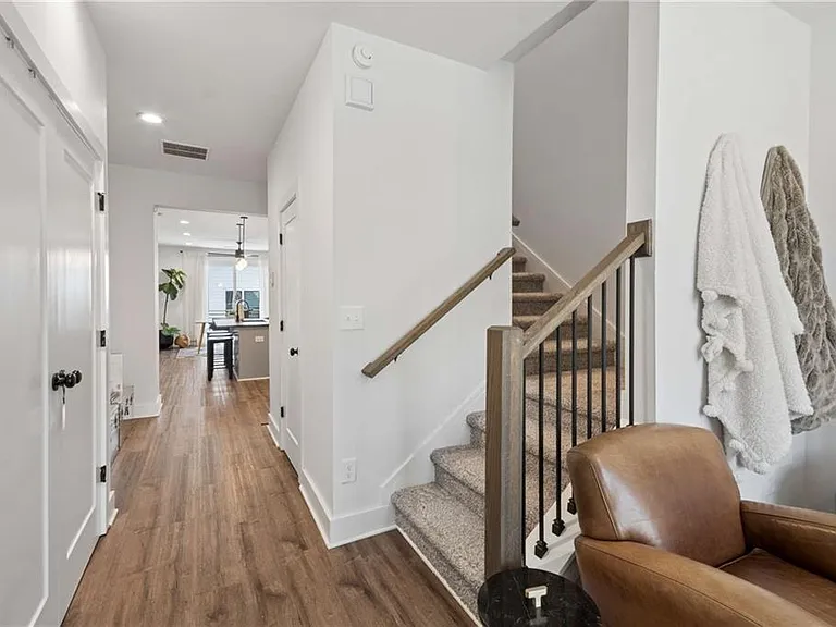 1350 May Ave SE #9 — Photo 23