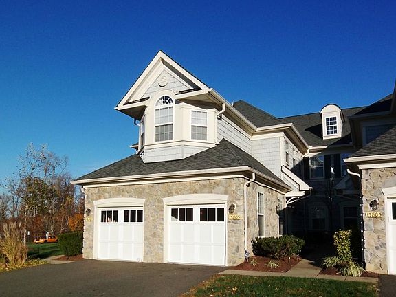 1 car garage and drieway for 2 cars