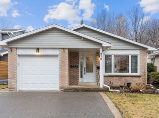276 Limerick St, Oshawa, ON L1J 6K9