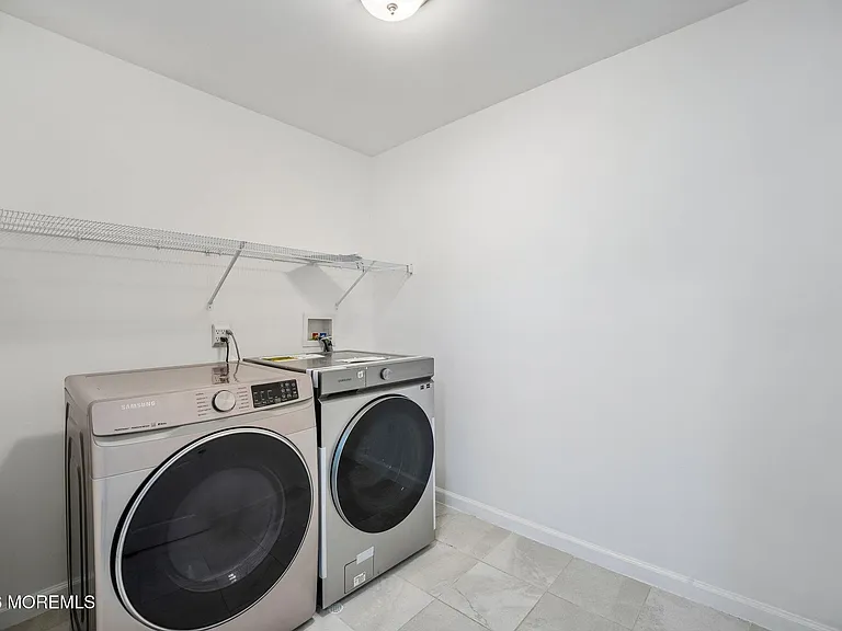 16 Emily Ct — Photo 31
