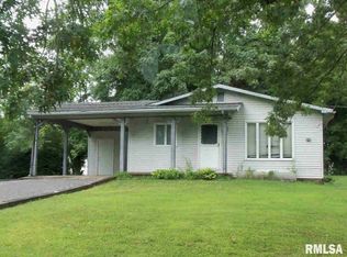 707 Carbon Ave, Benton, IL 62812