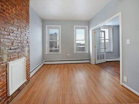 4th image of 143 Halladay St #2