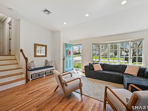 3rd image of 34 Andover Road