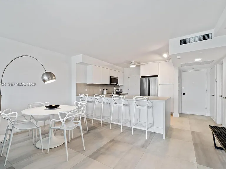 5700 Collins Ave #7J — Photo 11
