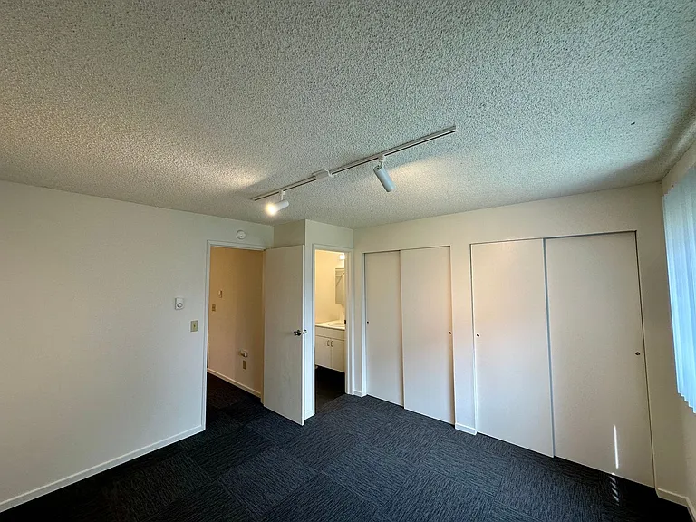 BI3000 — Photo 13