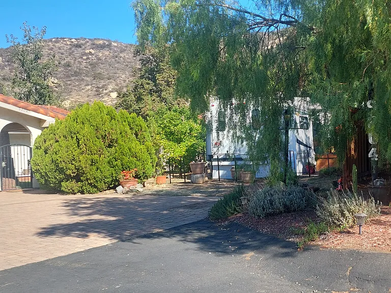 9204 Old Castle Rd #B — Photo 4