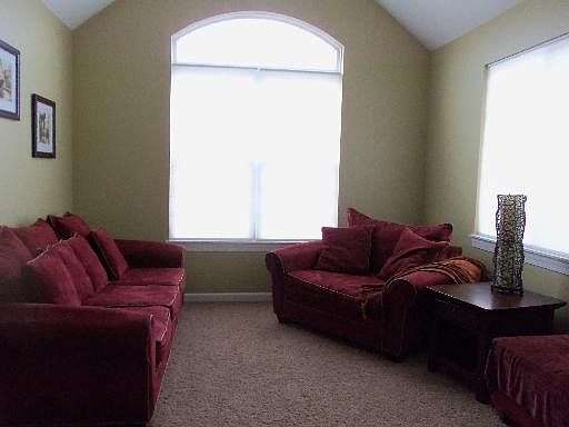 3rd image of 565 Western Dr