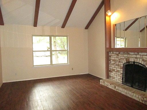 4th image of 407 Lone Oak Cir
