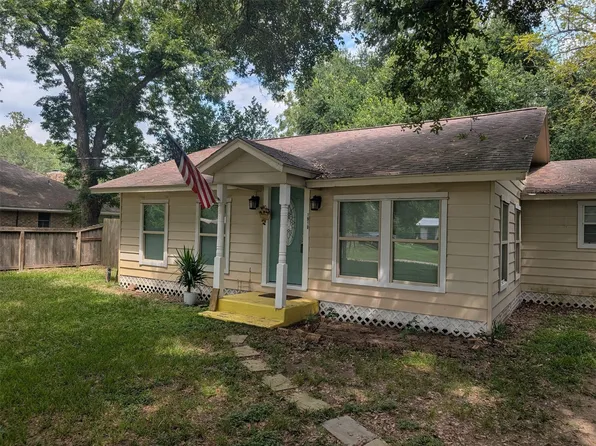 1910 Reese St, Liberty, TX 77575