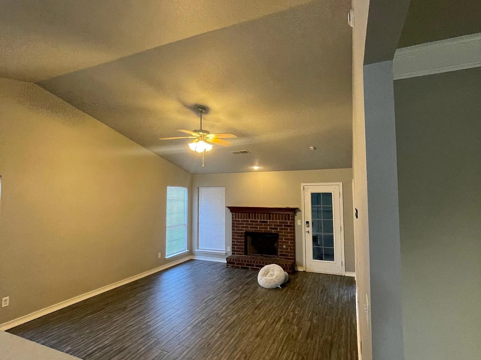 4 bed, 2000 sqft, $2,300 — Photo 3
