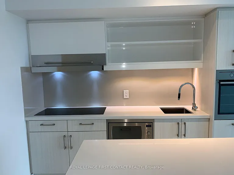 39 Sherbourne St #901 — Photo 14