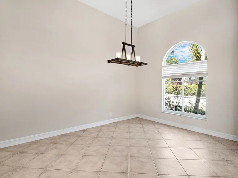 1680 SW 14th Dr — Photo 18