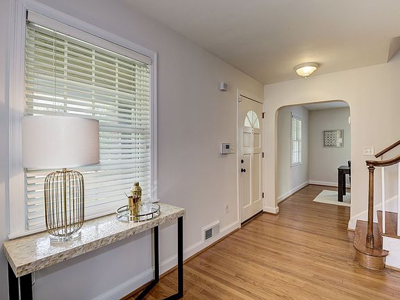 4th image of 9412 Colesville Rd
