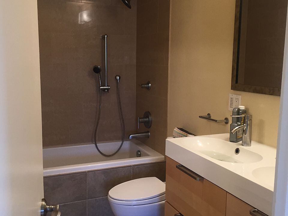 2nd image of 809 S 219th St