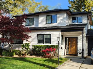 25 Lewis Ln, Port Washington, NY 11050