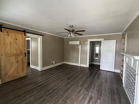 3rd image of 111 Isabelle St