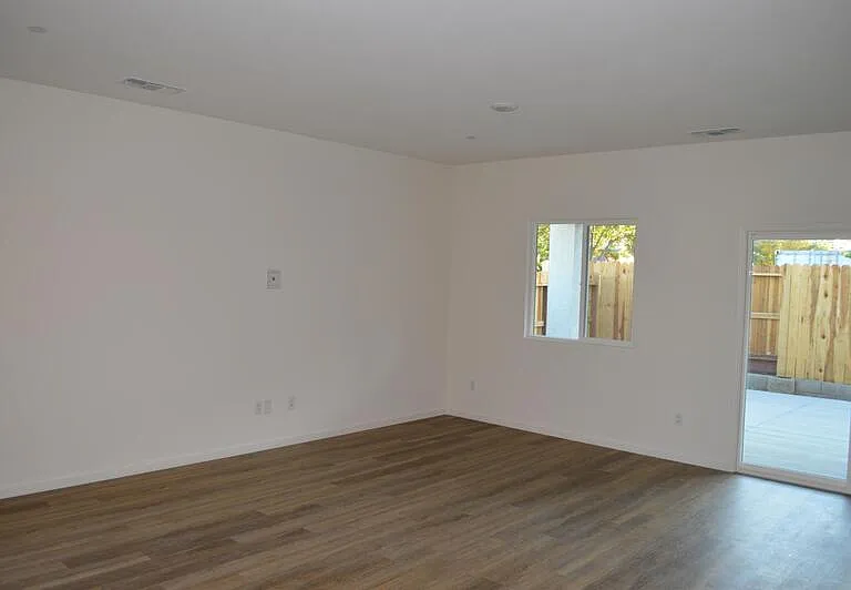 573 Bedfordshire Dr #2 — Photo 8