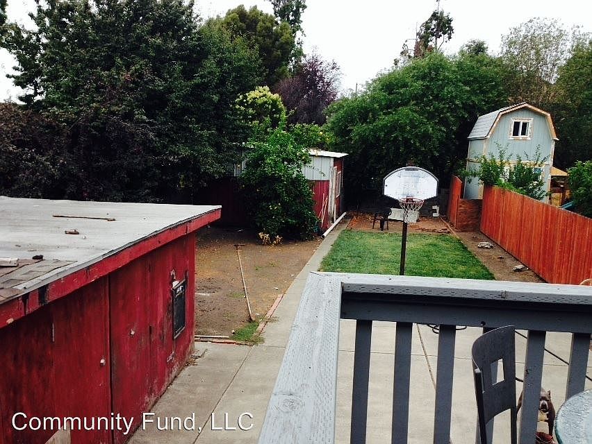 2nd image of 1977 Harrington Ave