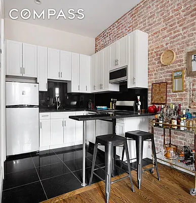 Rented by Compass | media 25