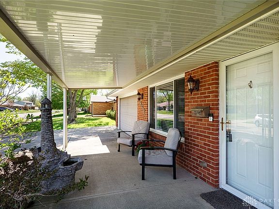 5th image of 6853 Laurelview Dr