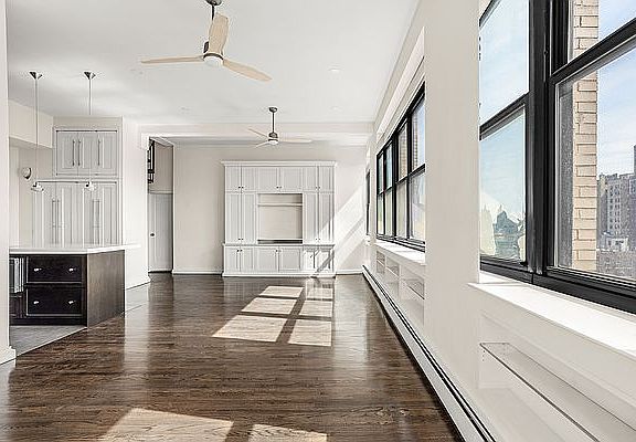 5th image of 2 Cornelia St APT 804