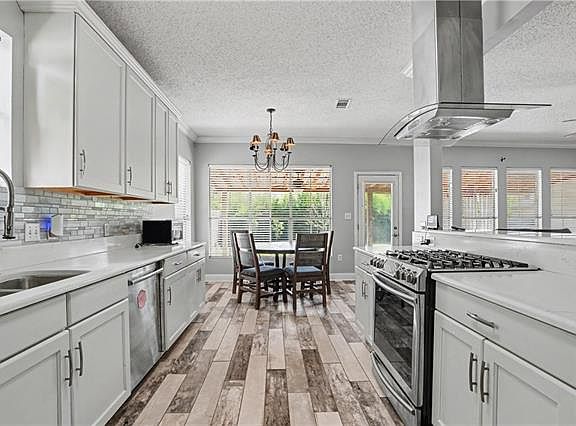 4th image of 101 Woodridge Blvd