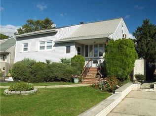 31 Glenwood Ter, Fords, NJ 08863