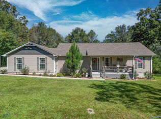 15 Morningside Dr, Albertville, AL 35951