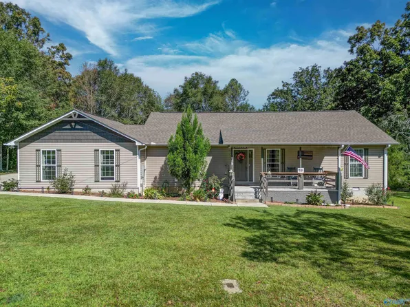 15 Morningside Dr, Albertville, AL 35951