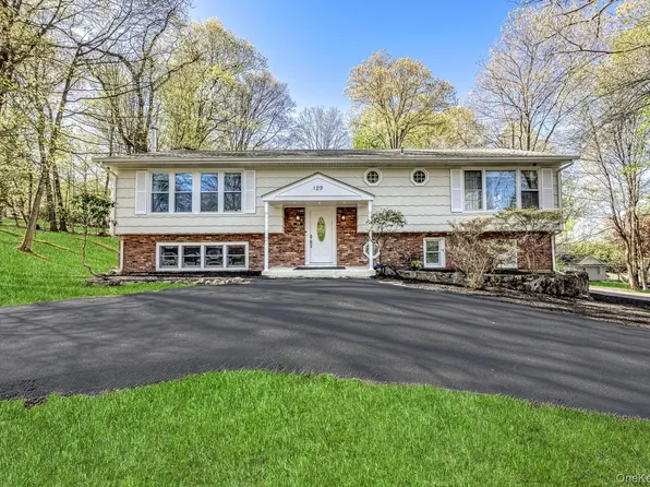 129 E Willow Tree Road, Spring Valley, NY 10977