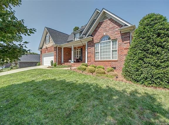 3rd image of 2617 Golden Bell Dr