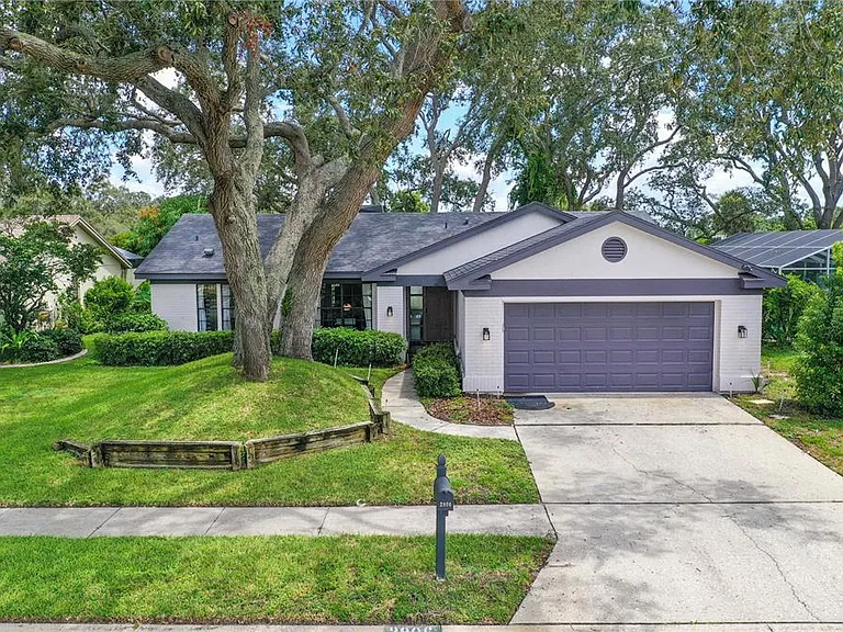 2906 Windridge Dr — Photo 1