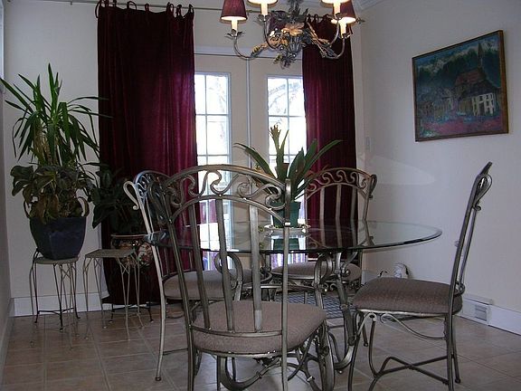Additional Dining Area