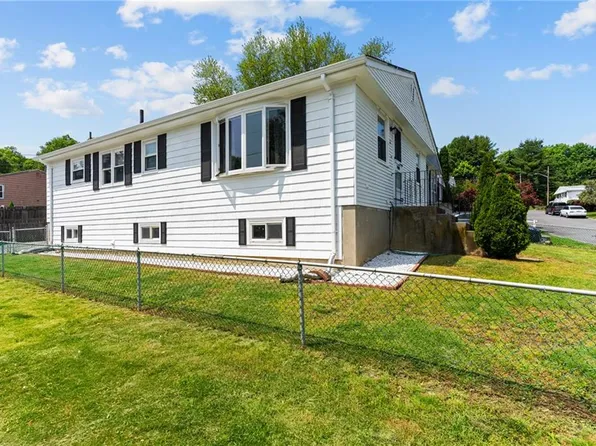 12 Link St, North Providence, RI 02911