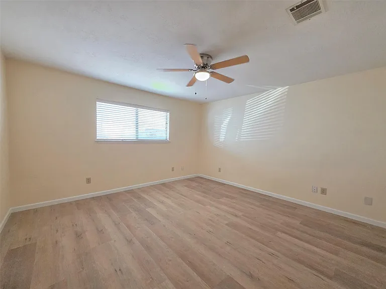 618 S Frazier St #B — Photo 8