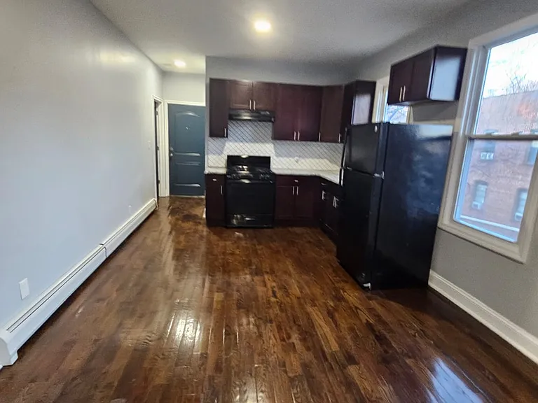 8 William St #2 — Photo 10