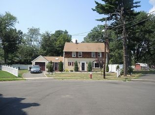 14 Bates Ct, Somerset, NJ 08873